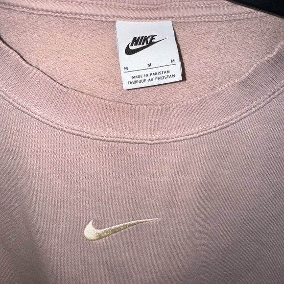 Women’s Nike Sportswear Phoenix Fleece Over-Oversized Crew Neck Sweatshirt - Picture 3 of 6
